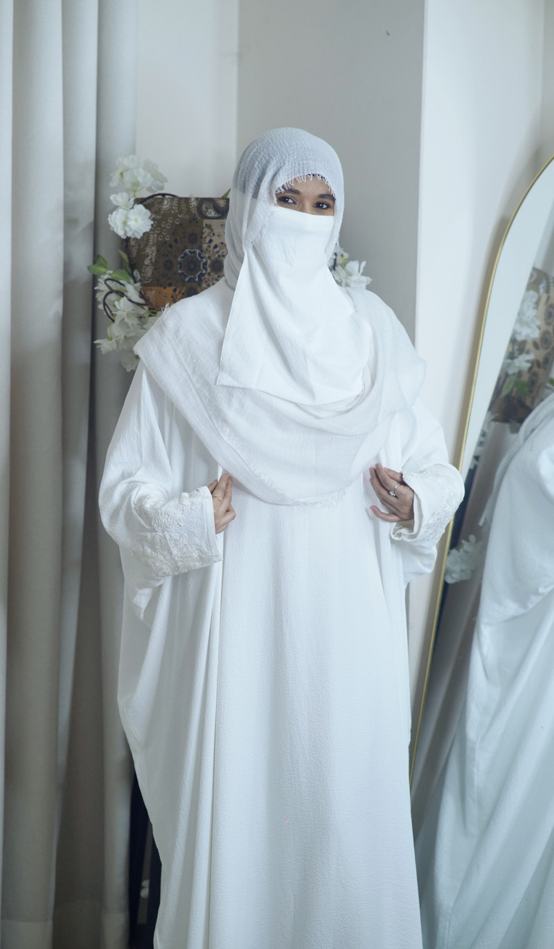 White Abaya