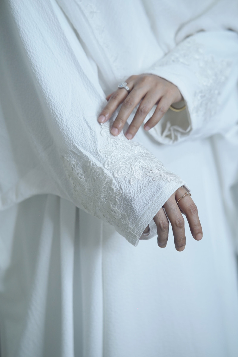 White Abaya